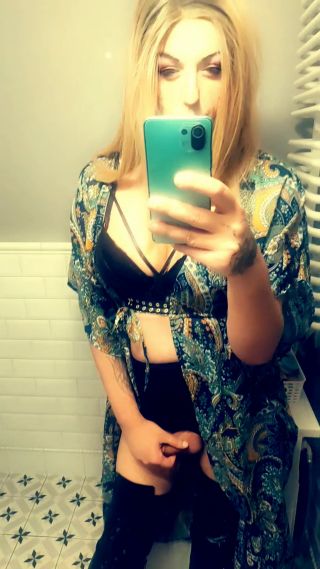 Snapchat-483596069.mp4
