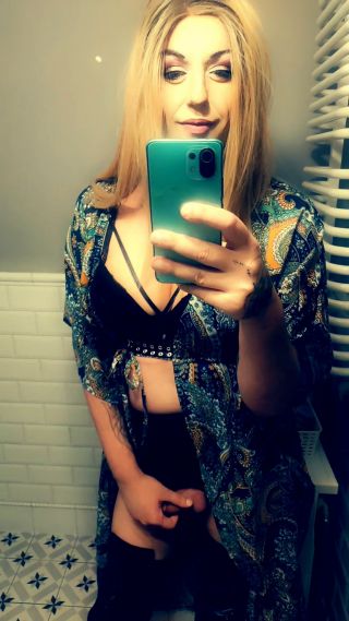 Snapchat-483596069.mp4