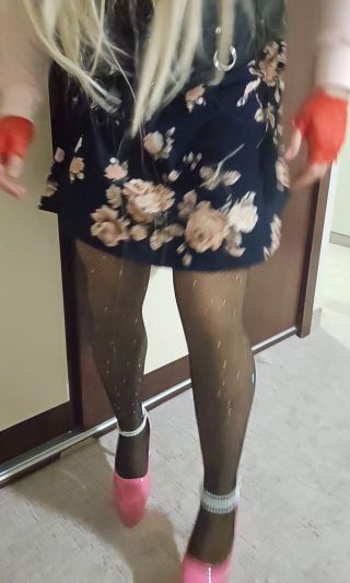 😈