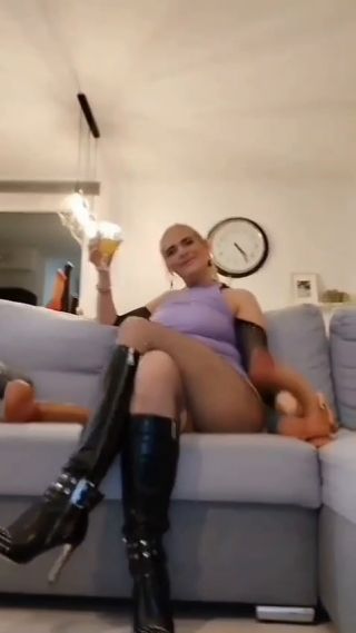37680245-1940-4b64-8a89-fe45b3840aeb.mov